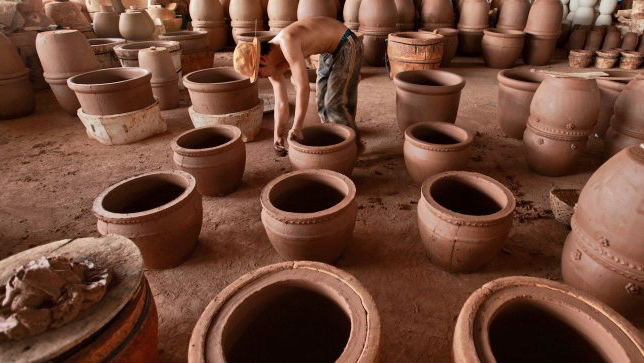 ceramic-plant-pot-in-vietnam